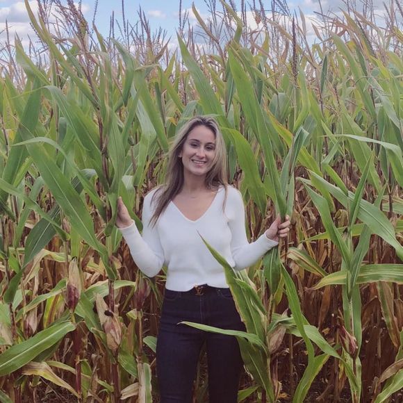 Meet your Posher, Jessica - Picture 1 of 1